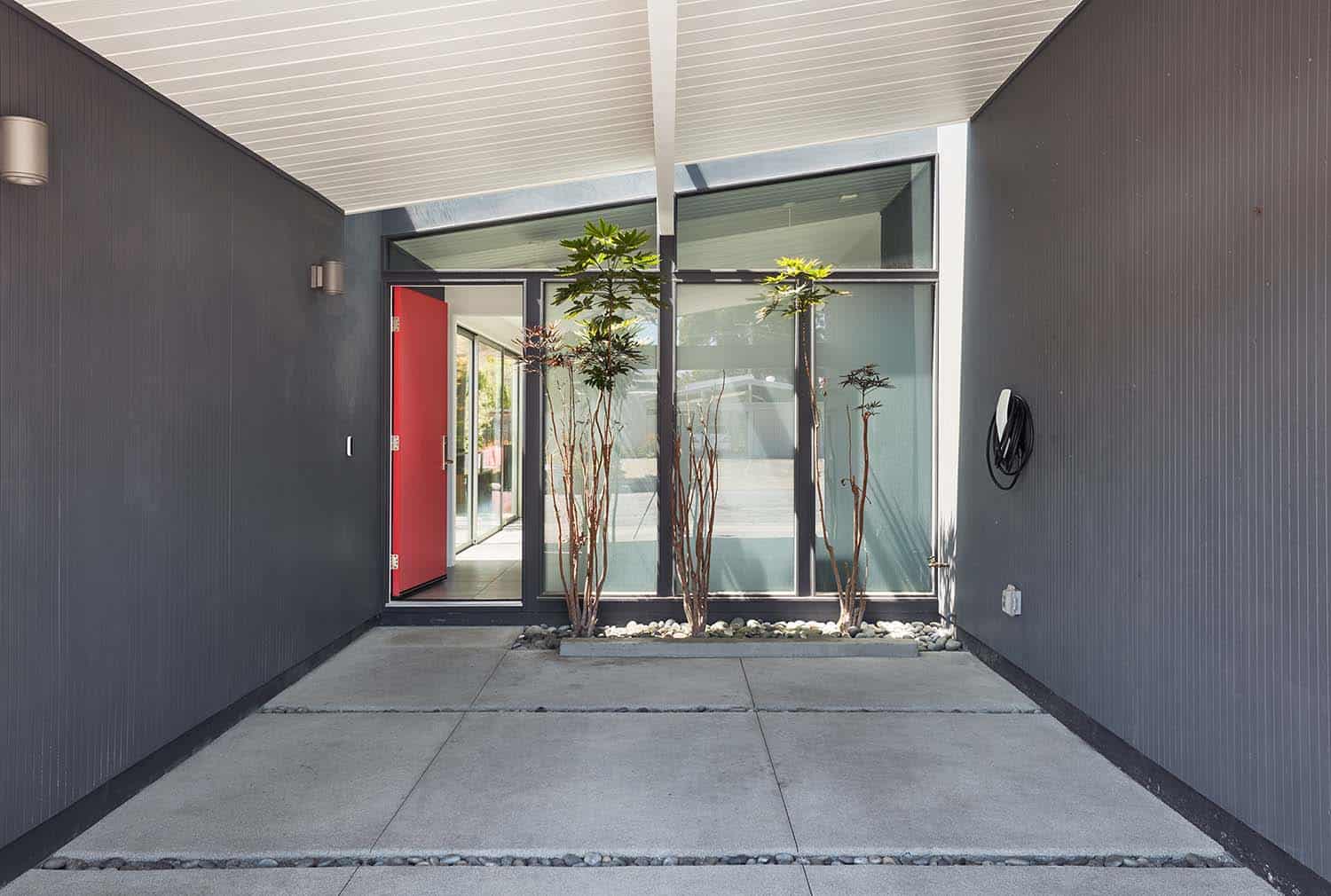 midcentury home entry from the exterior