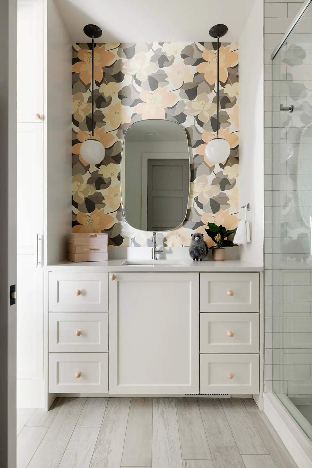 contemporary bathroom