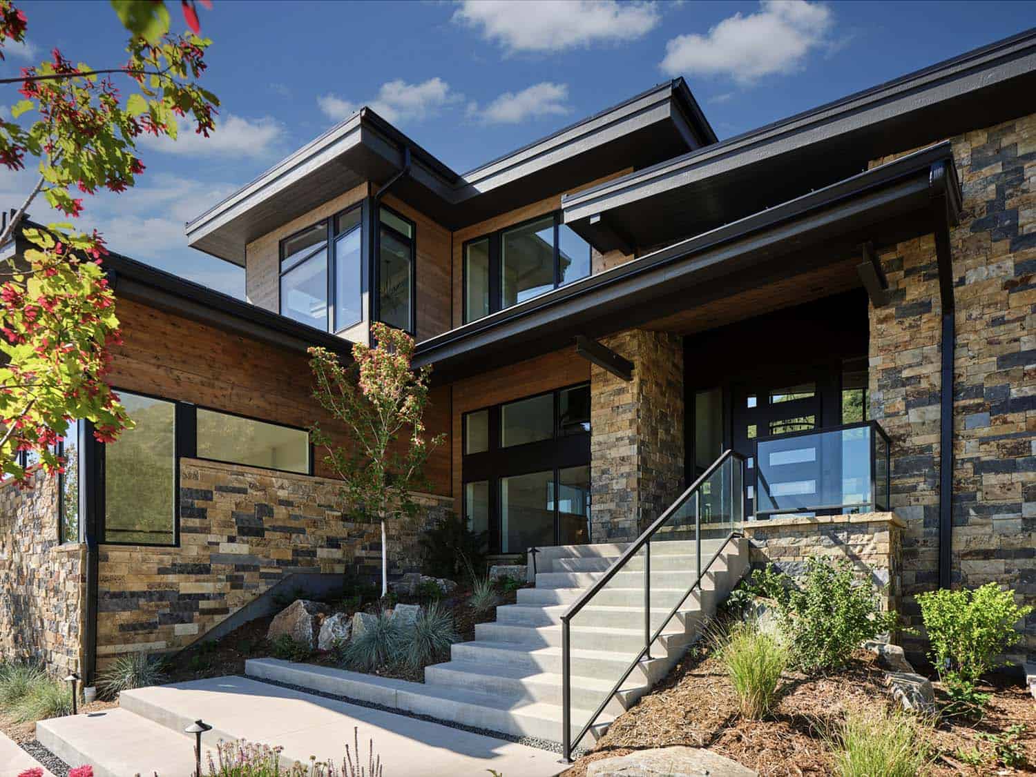 mountain modern home exterior