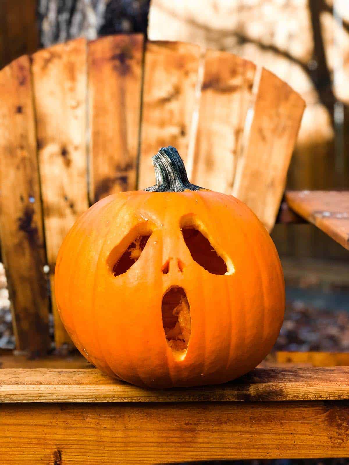 spooky scream face pumpkin