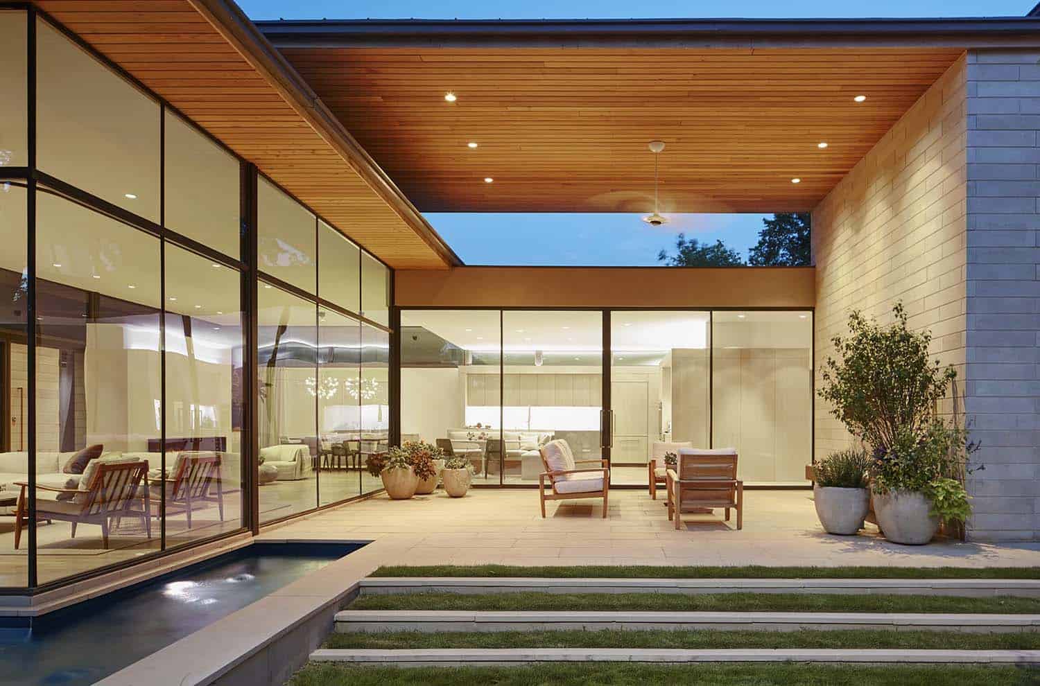 modern courtyard house exterior backyard patio with a swimming pool