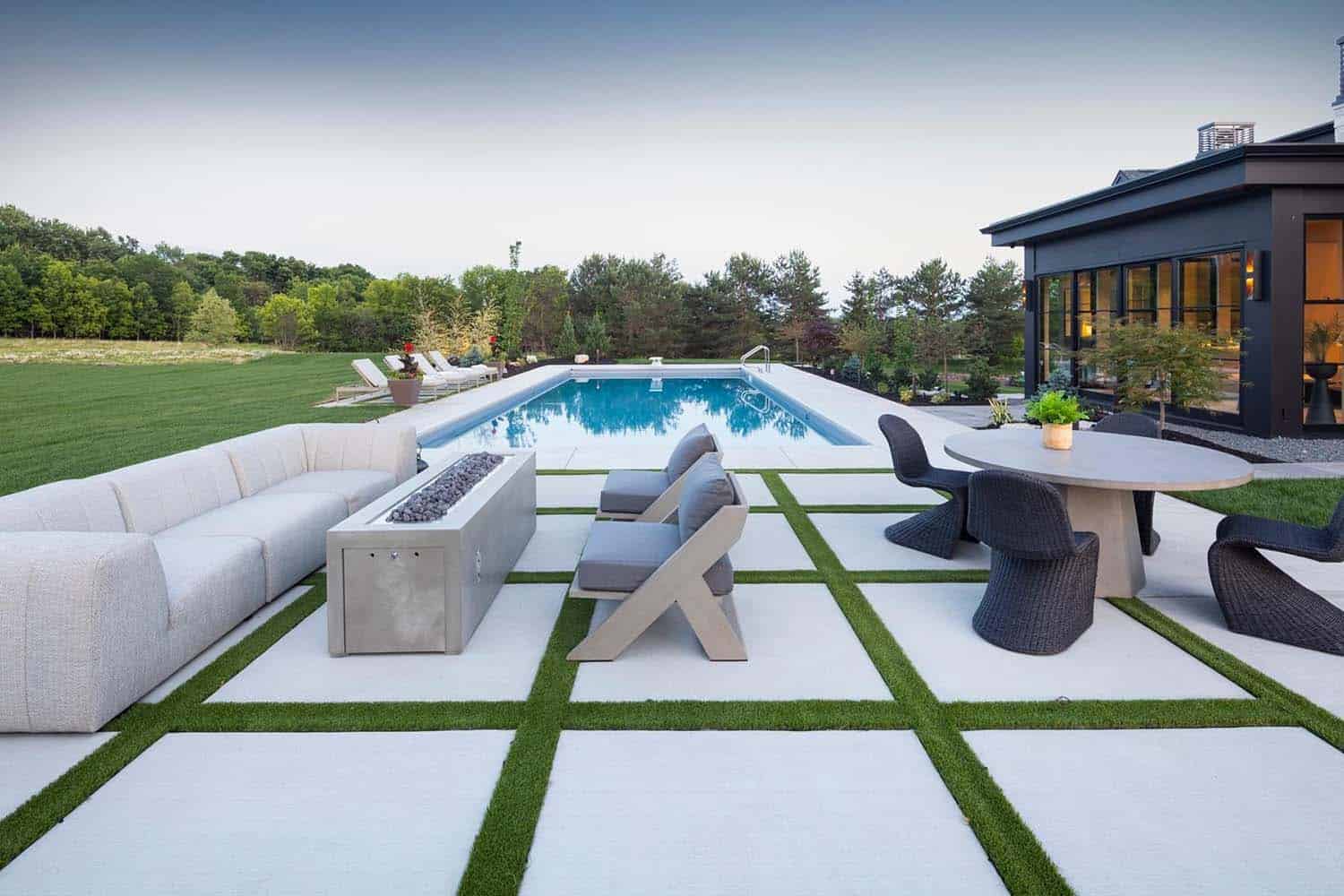 modern rambler home patio with outdoor furniture