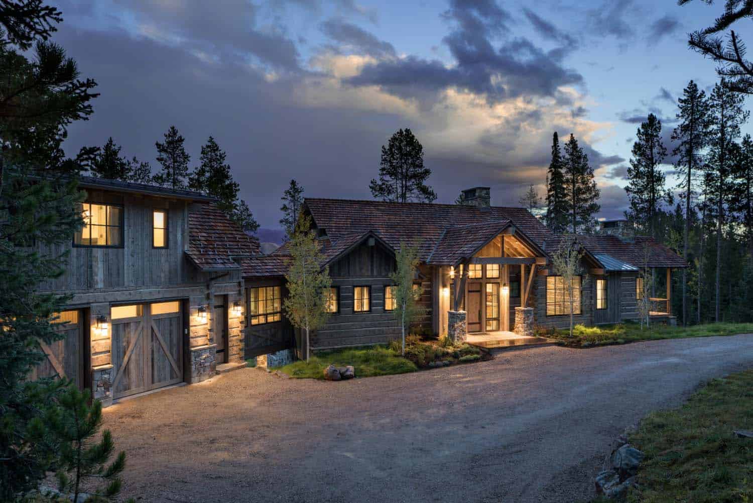 mountain modern cabin retreat exterior at dusk