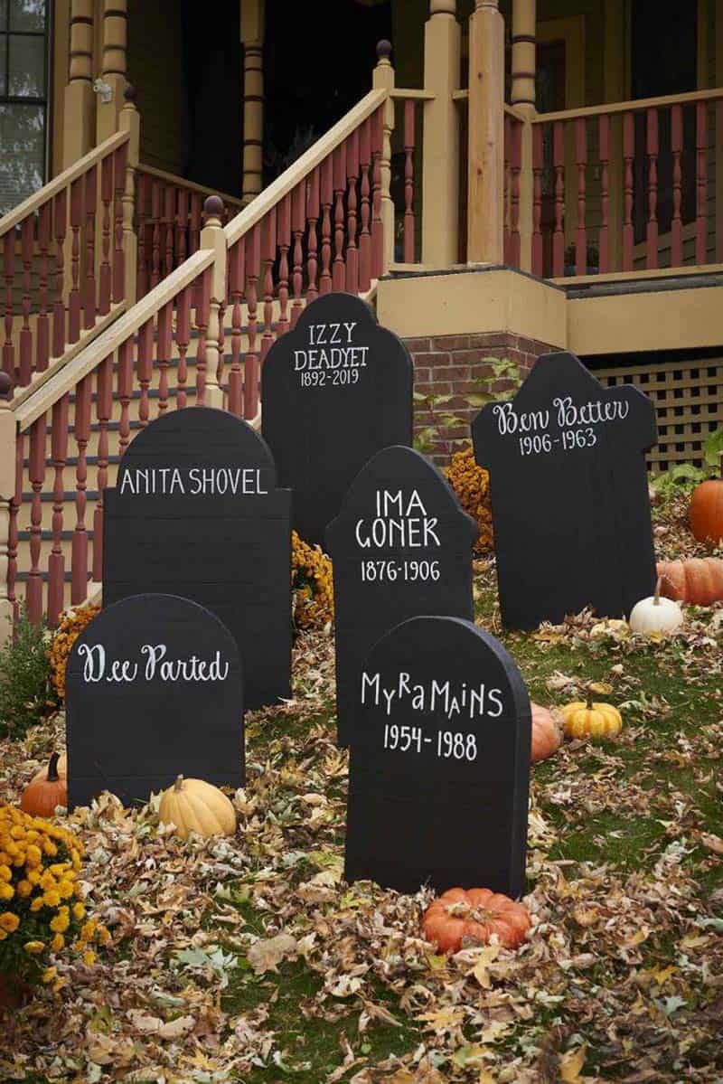 diy tombstones for halloween