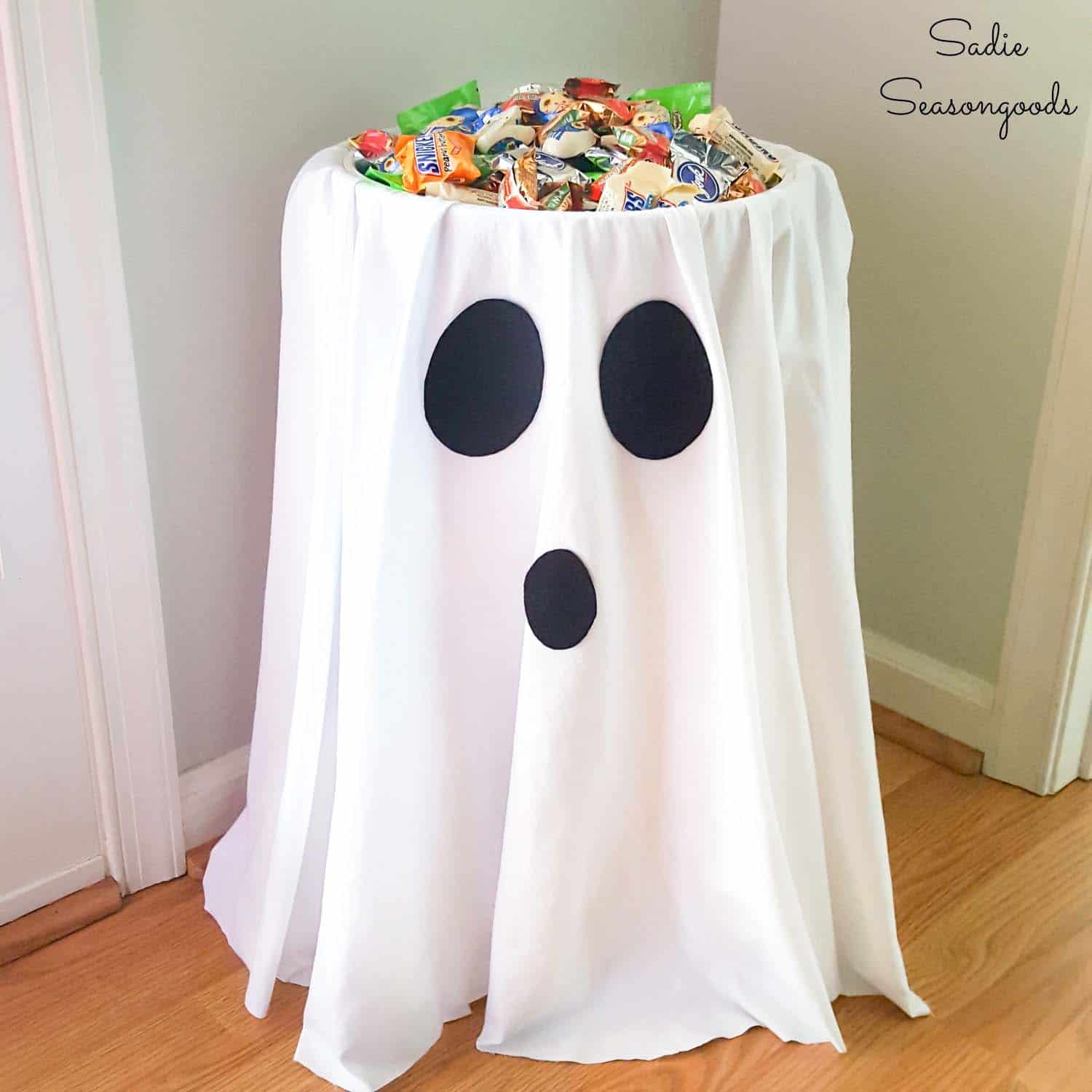 candy bowl holder for Halloween