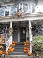 23 Spooktacular Outdoor Halloween Decorations To Haunt Your Yard