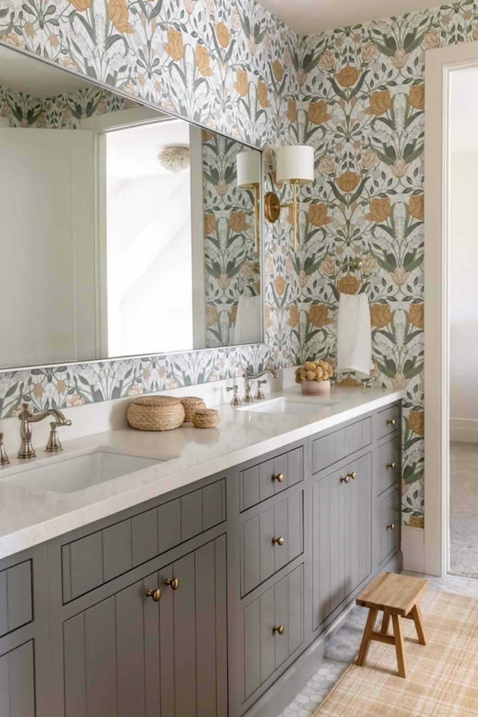 transitional bathroom with patterned wallpaper