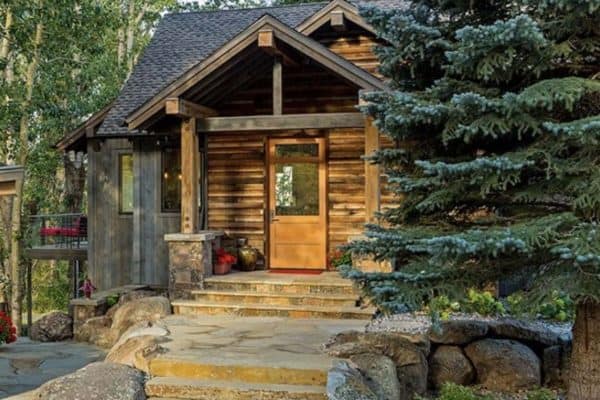 featured posts image for Breathtaking Montana mountain retreat in harmony with the environment