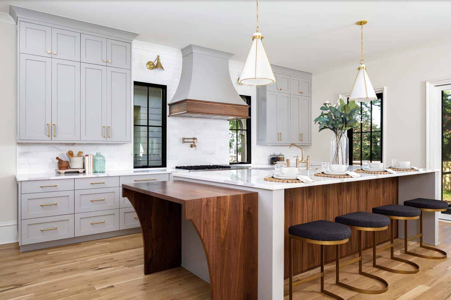 transitional style kitchen with a large island