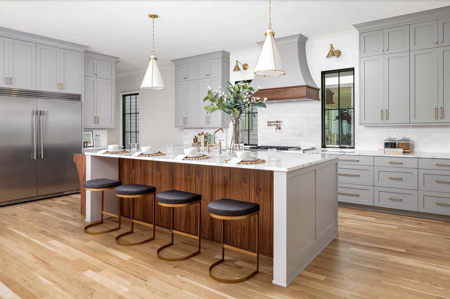 transitional style kitchen with a large island