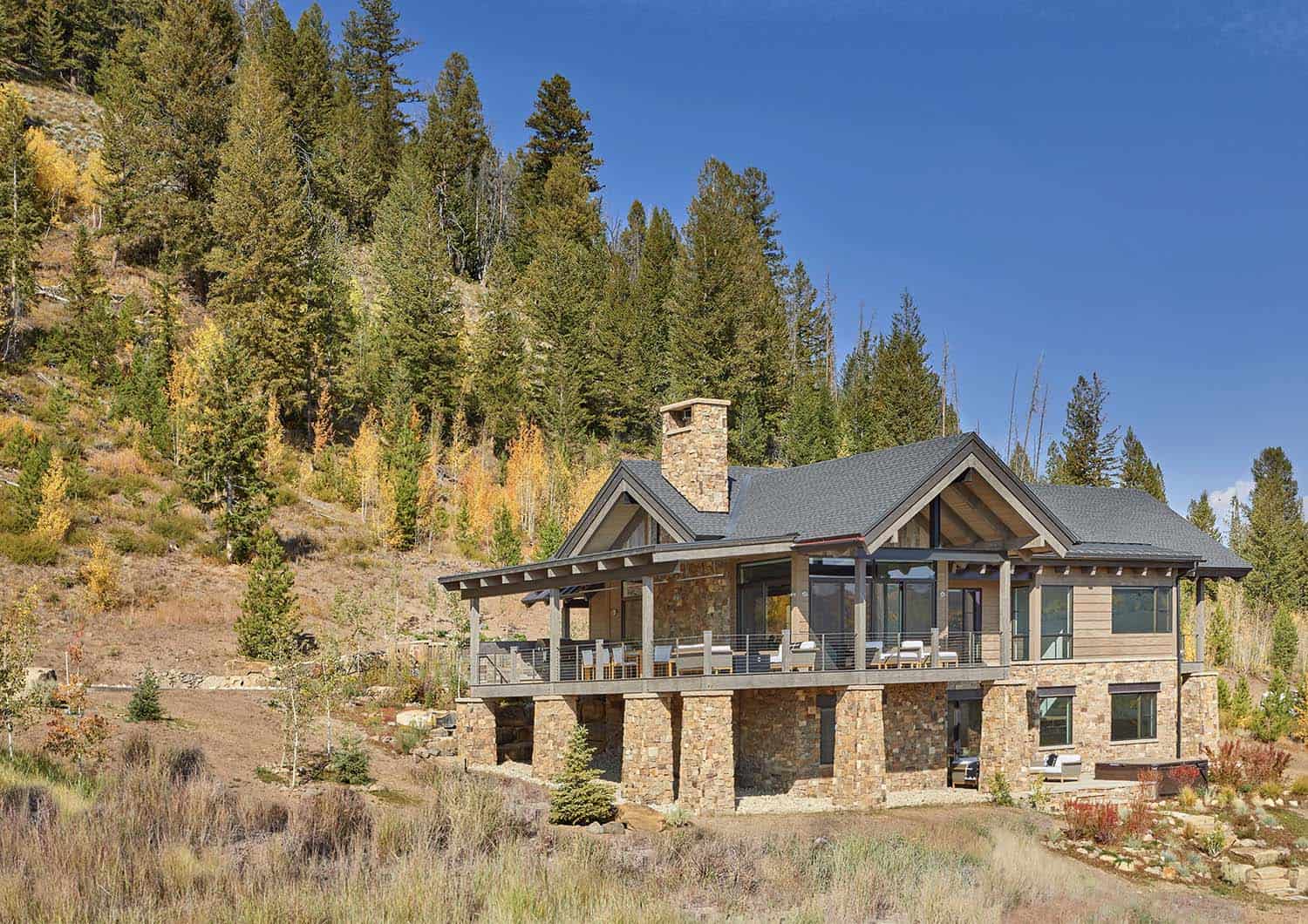 mountain contemporary home exterior