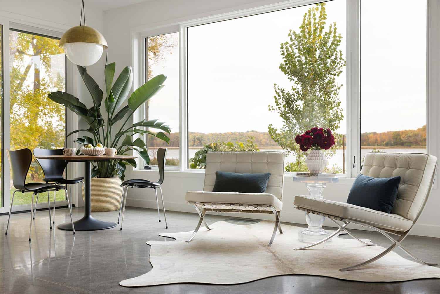 Scandinavian midcentury modern sitting room