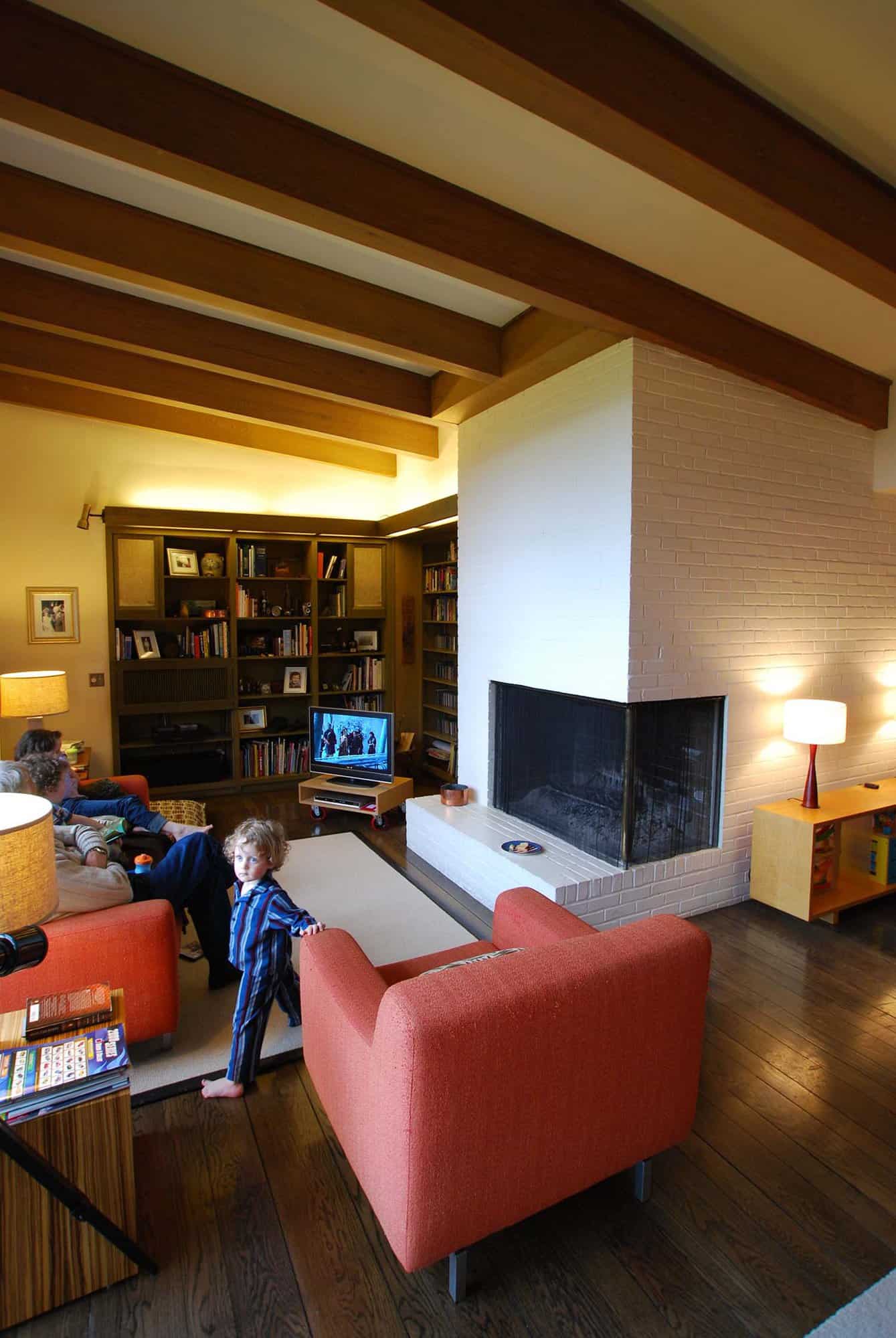 midcentury modern living room before the remodel