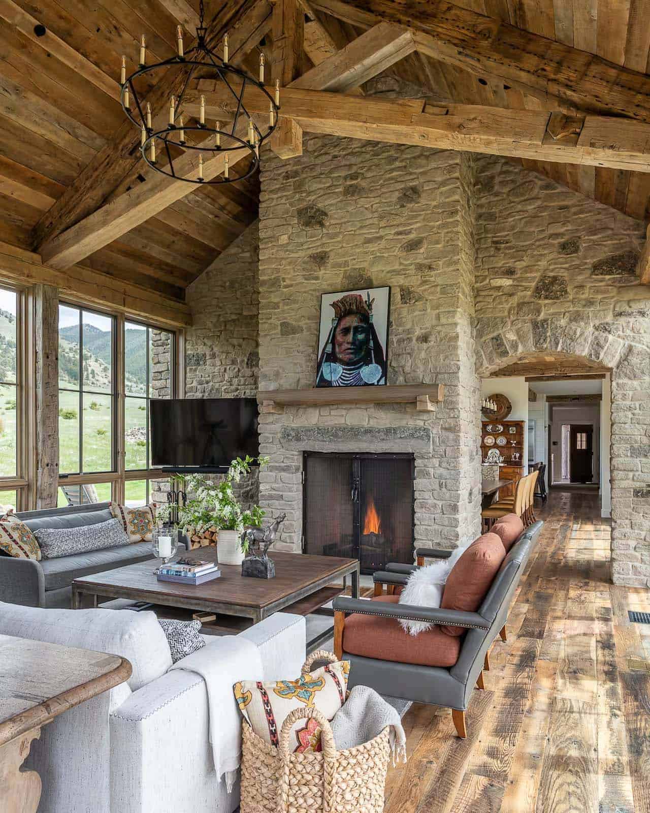 rustic mountain style living room with a fireplace