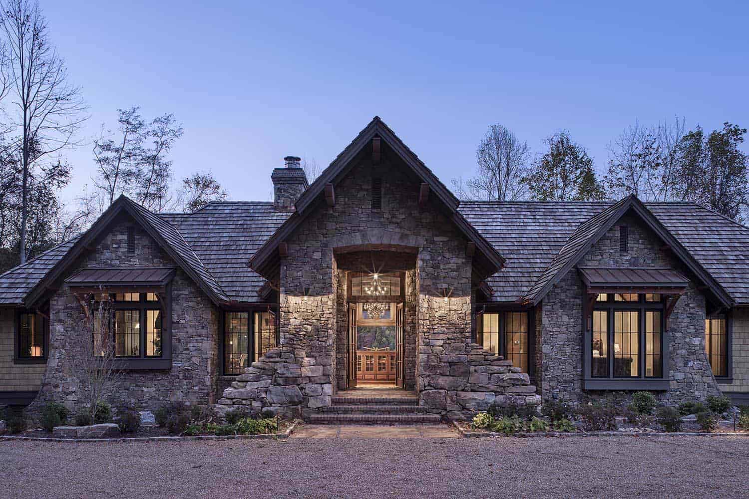 mountain craftsman style home exterior