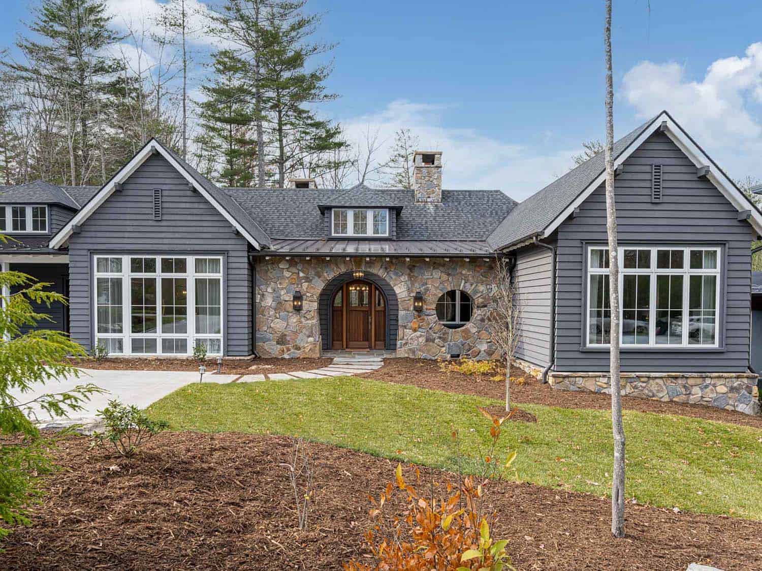 contemporary farmhouse style home exterior