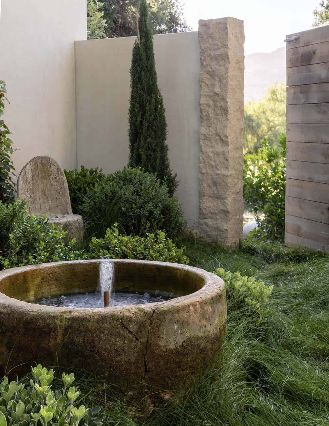 European-inspired country home water feature