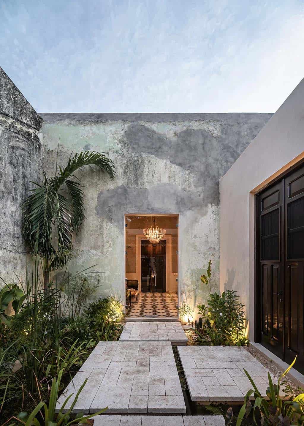 historic home exterior in Mexico