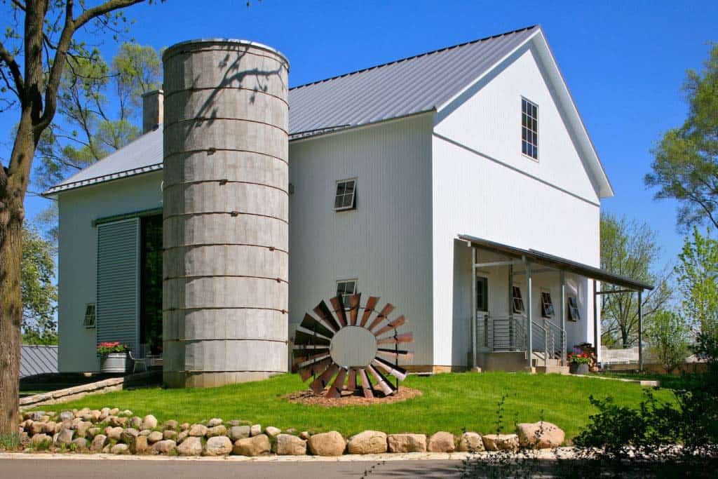 barn house exterior