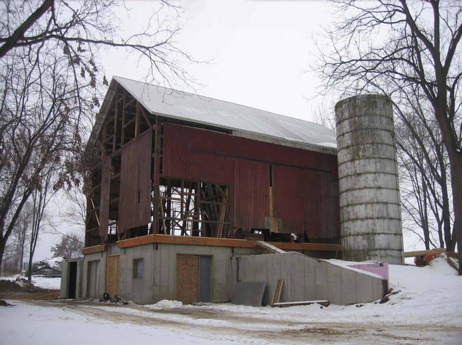 barn house exterior before the remodel