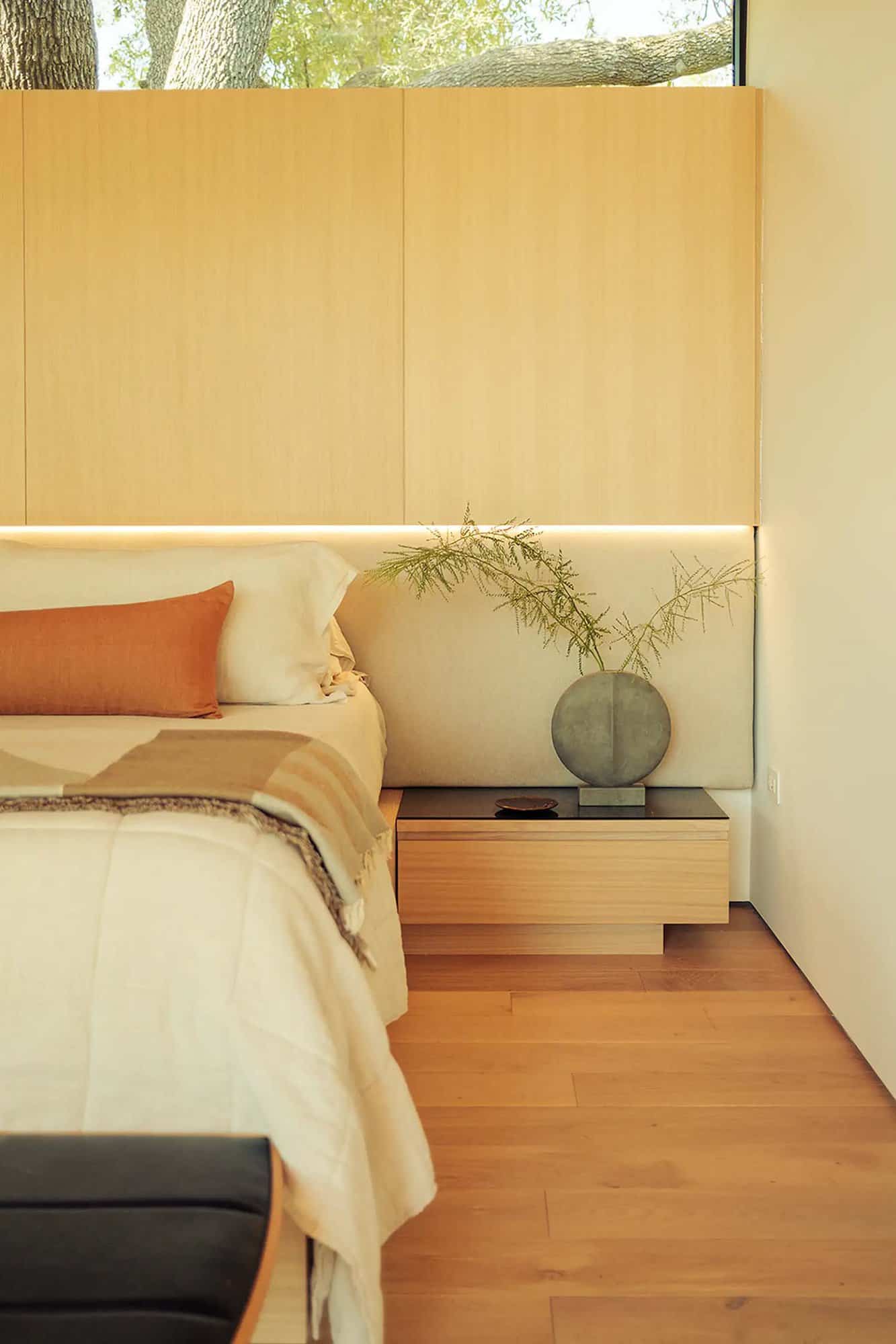 mid-century modern bedroom 
