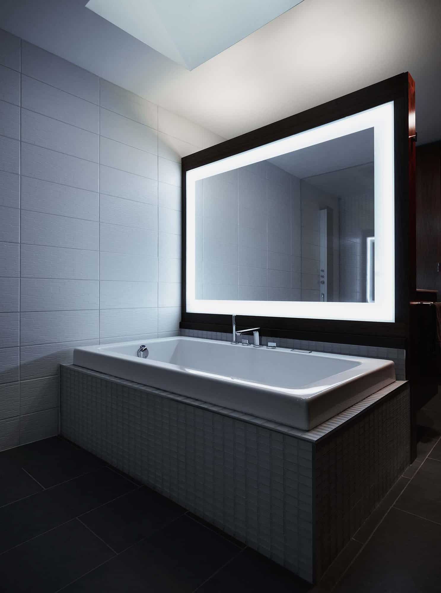 contemporary bathroom tub