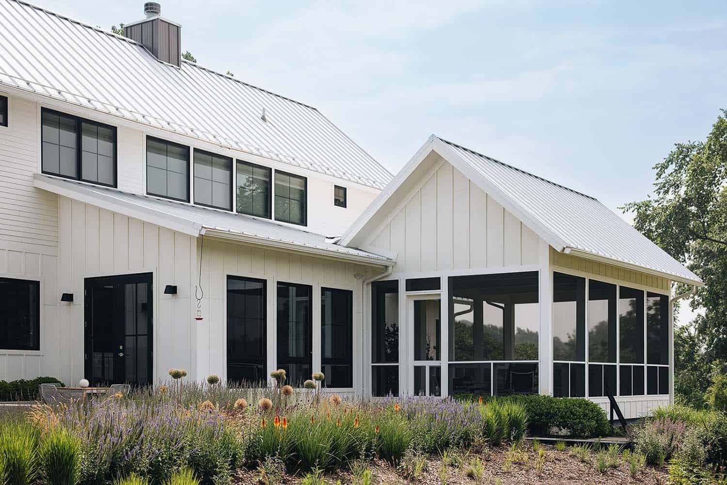 modern farmhouse exterior