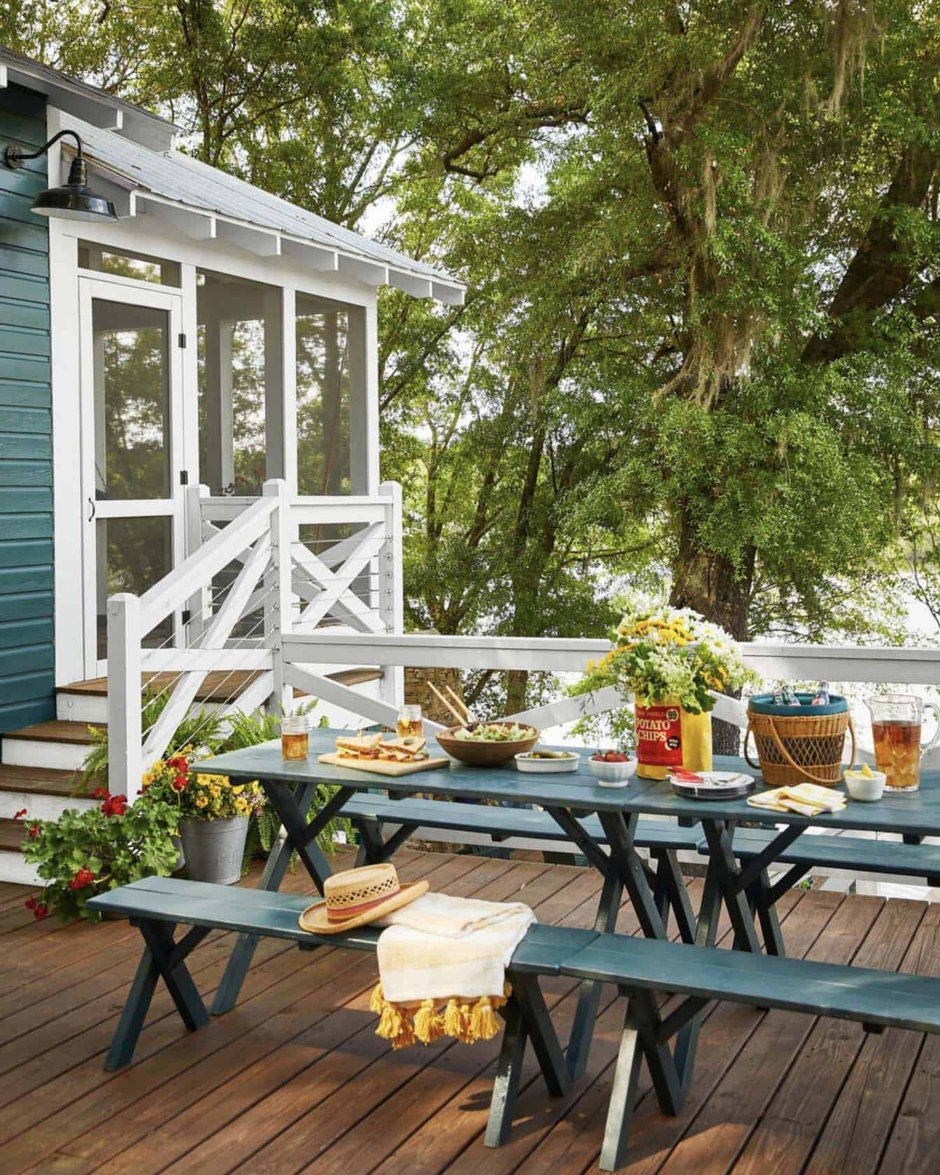 backyard patio with a picnic table