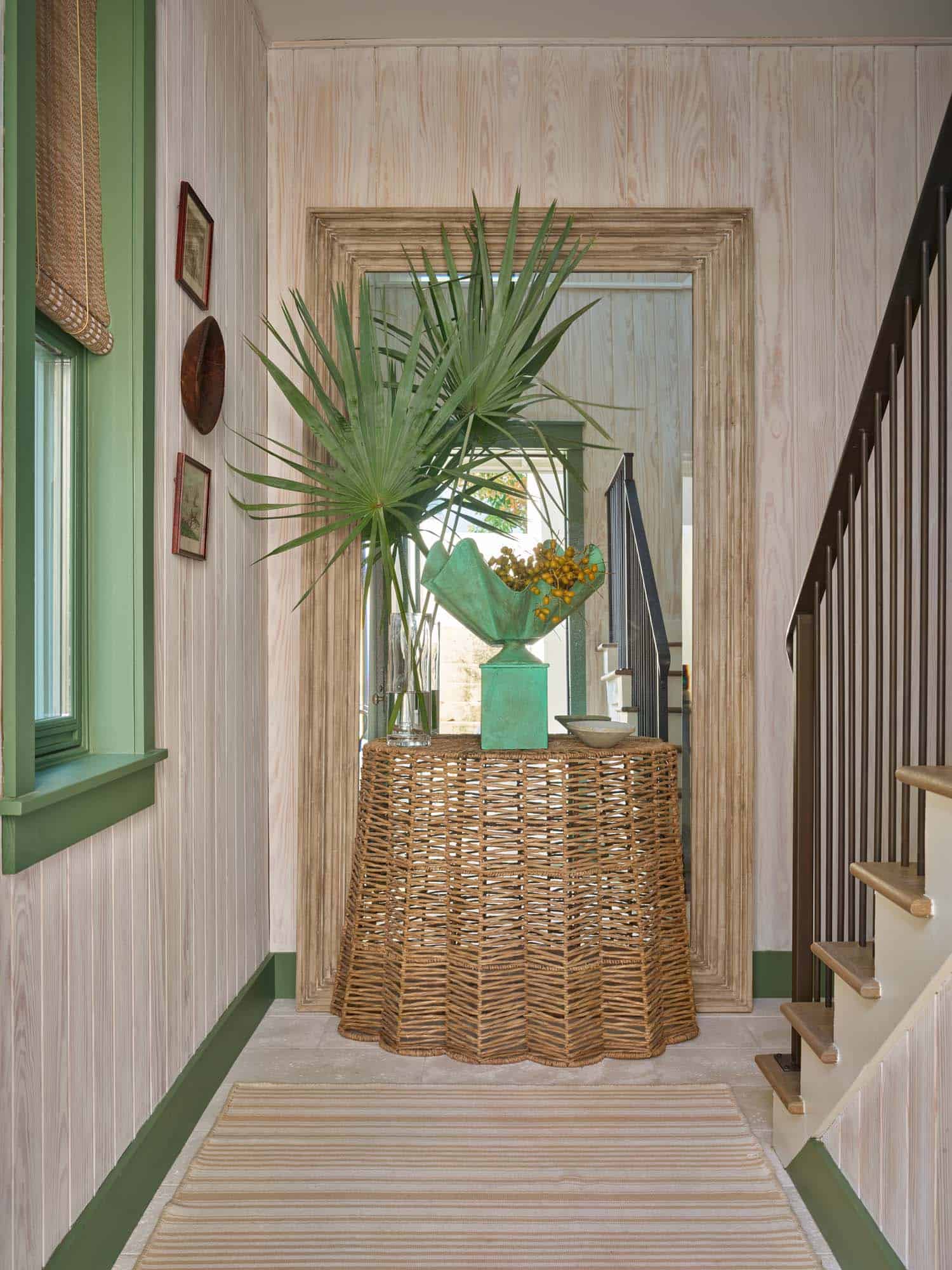 beach style hallway leading to the staircase