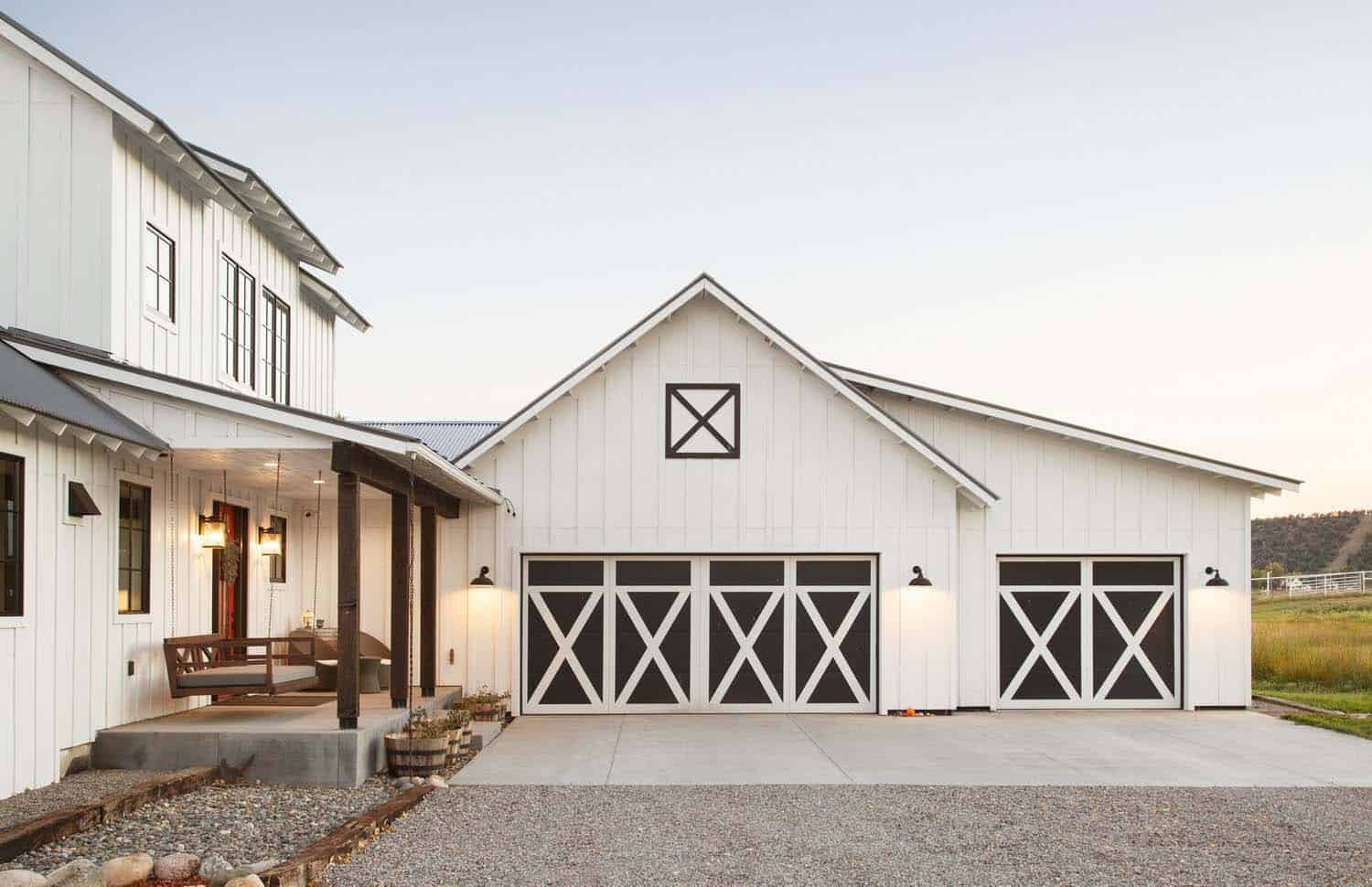 modern farmhouse exterior garage