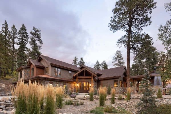 featured posts image for Traditional timber home with amazing views of the Grenadier Mountain Range