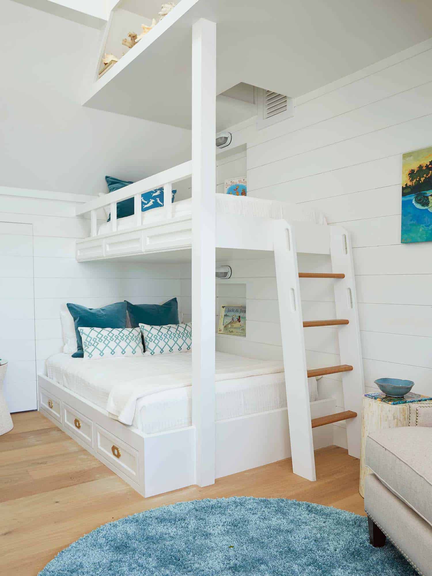 beach style bunk bedroom