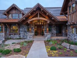 rustic-modern-mountain-home-exterior